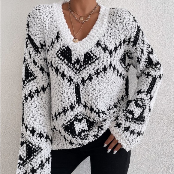 Cozy Oversized Loose Fit Abstract Geo Pattern Knit Sweater Top - Picture 4 of 9